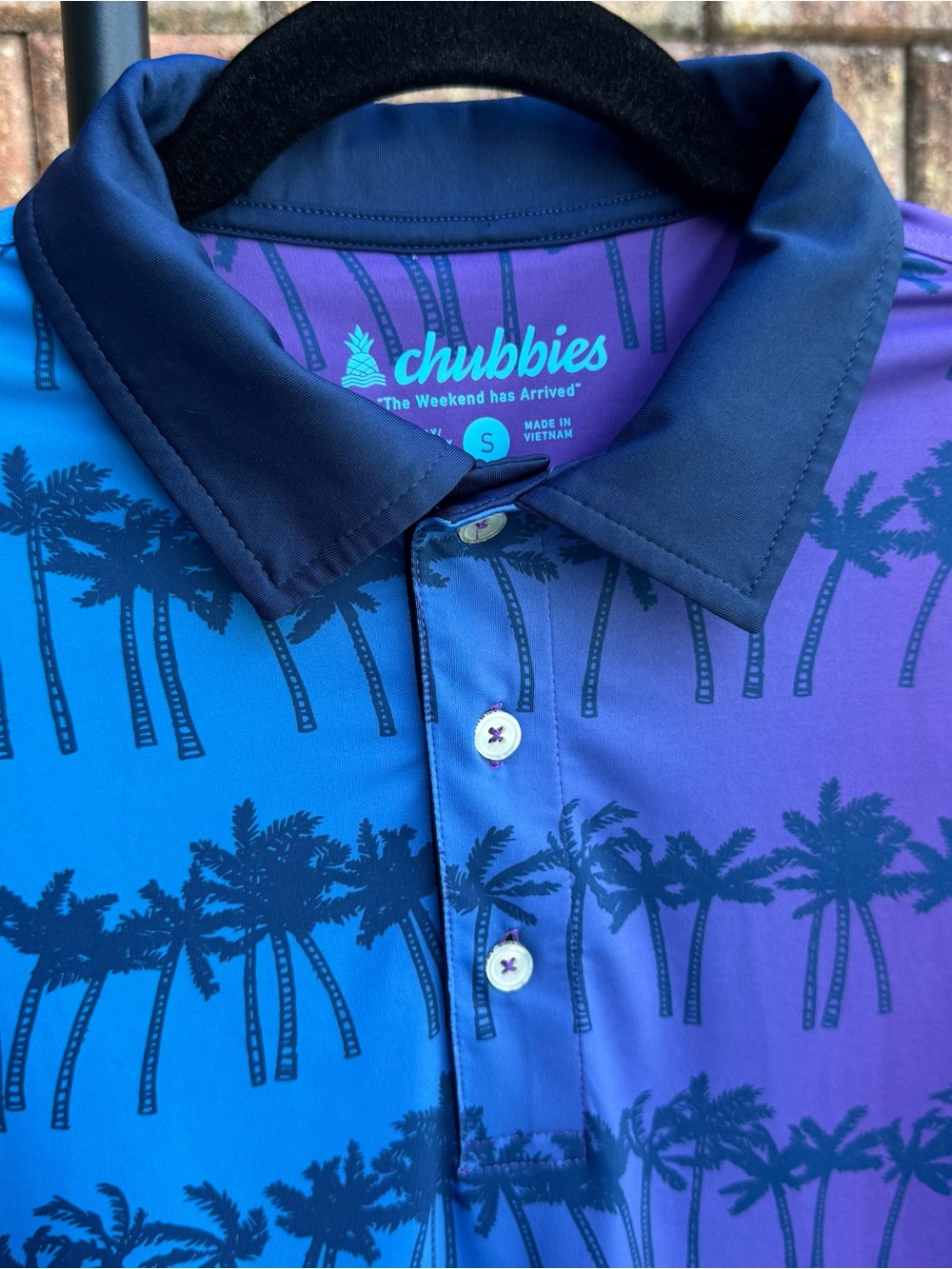 Chubbies “Weekend Has Arrived” Blue to Purple Palm-Print Performance Polo
